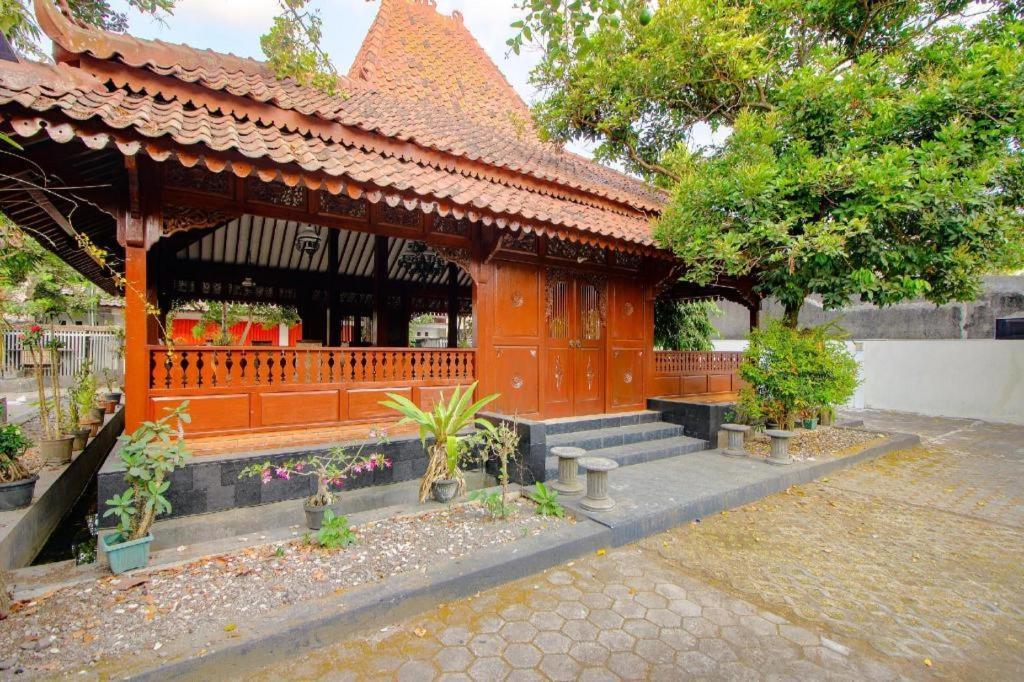 Oyo 1473 Omah Tentrem Syariah Yogyakarta Exterior foto