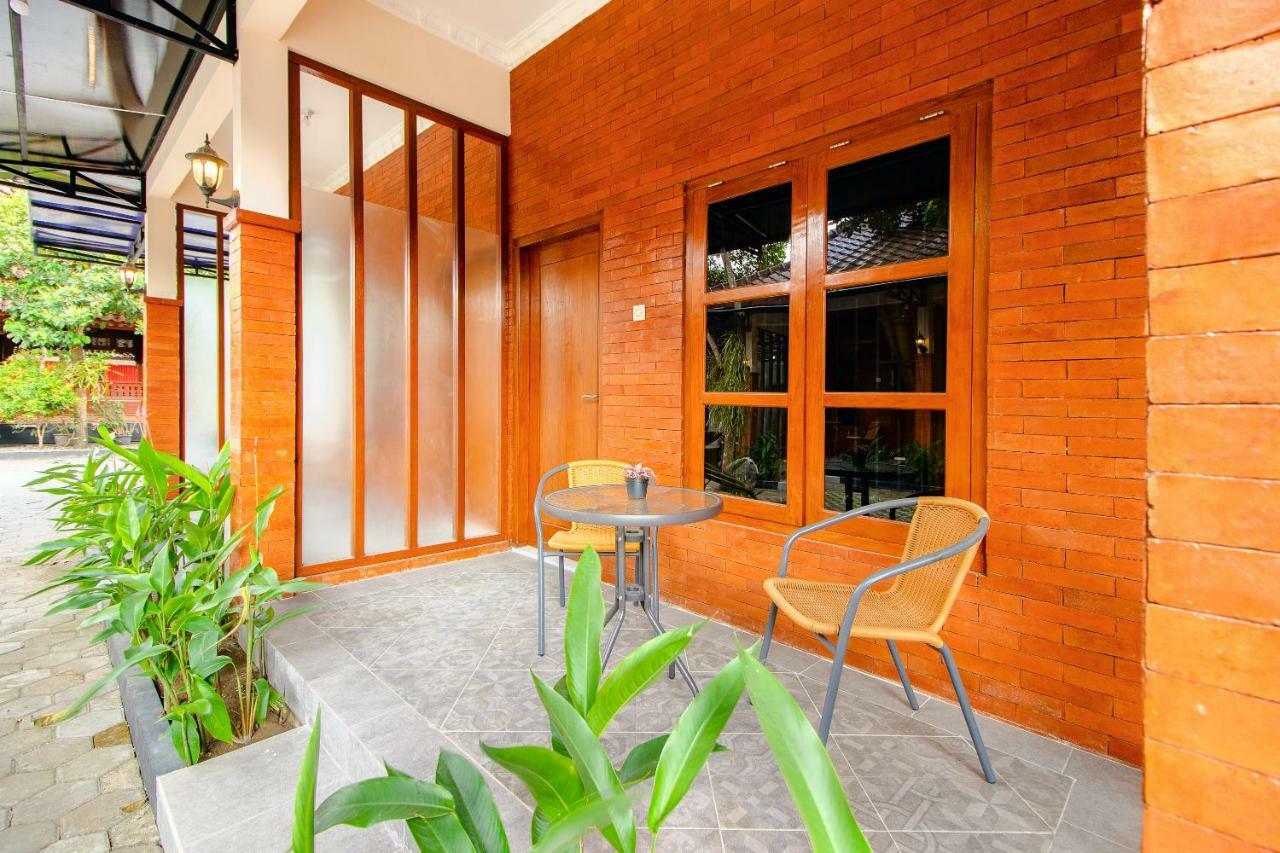 Oyo 1473 Omah Tentrem Syariah Melati Exterior foto